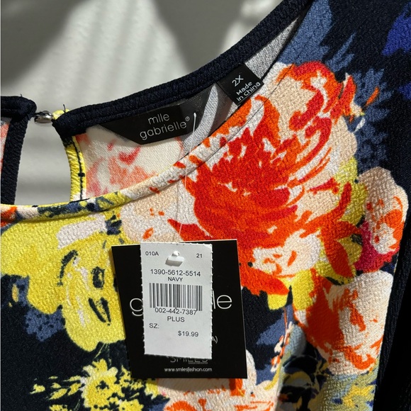 NWT floral maxi dress - Picture 3 of 3